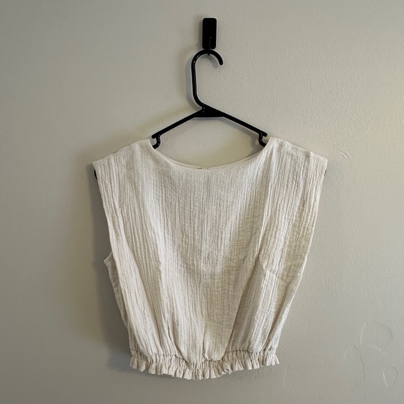 A New Day Sleeveless Crop Top - Picture 3 of 12